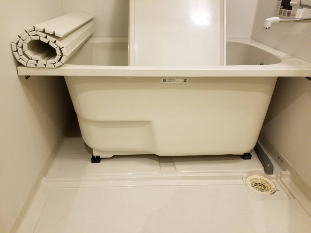 エプロン内部 お風呂場の浴槽下カビ汚れ掃除方法と必要なもの